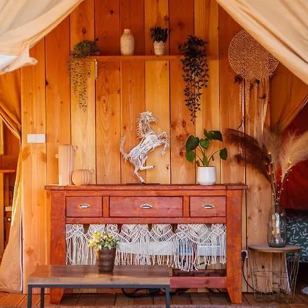 Equi-lodge Avec Au Lac Du Salagou Luxury tent Le Puech