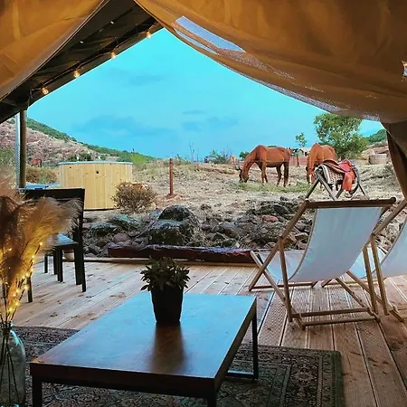 Luxury tent Equi-lodge Avec Au Lac Du Salagou Le Puech